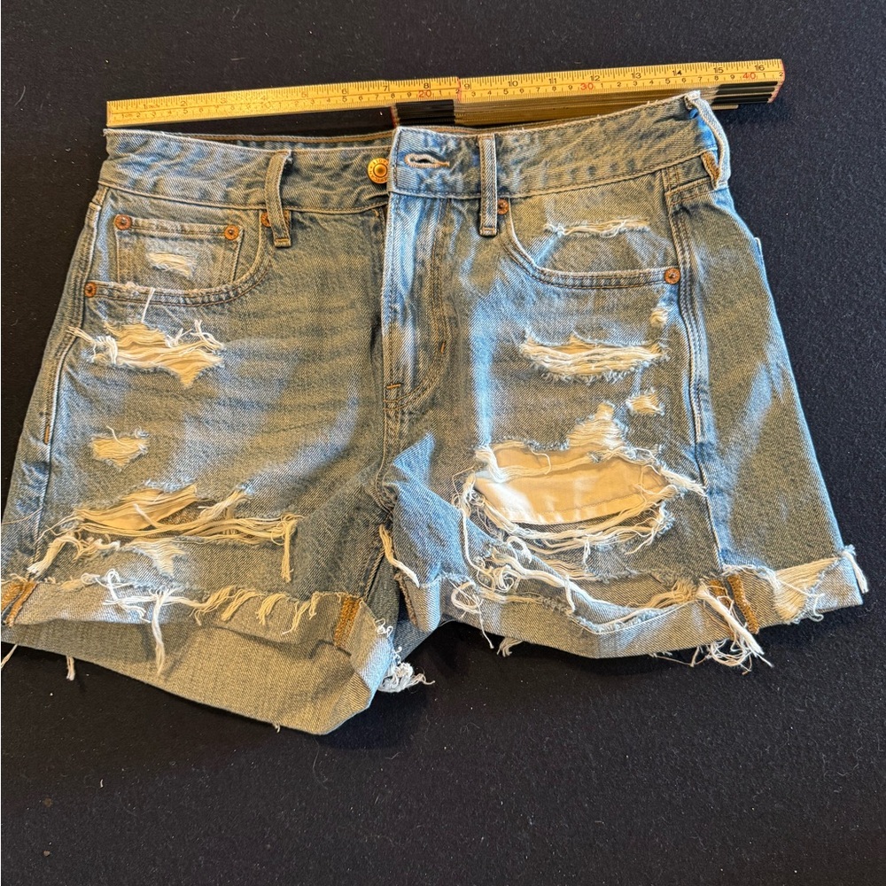 American Eagle Outfitters Light Blue Distressed Jean Shorts Sz 2/26